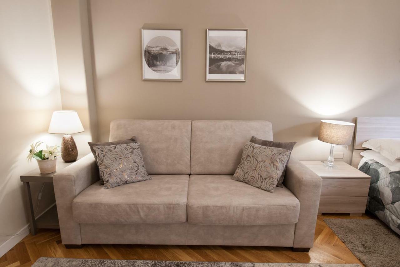Grandapartments Via Merliani Napoli Eksteriør billede